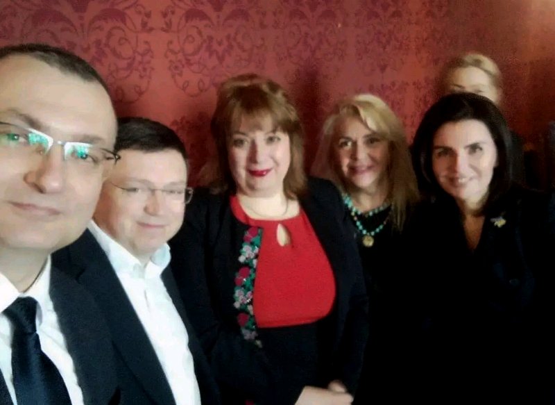 В атмосфері співпраці